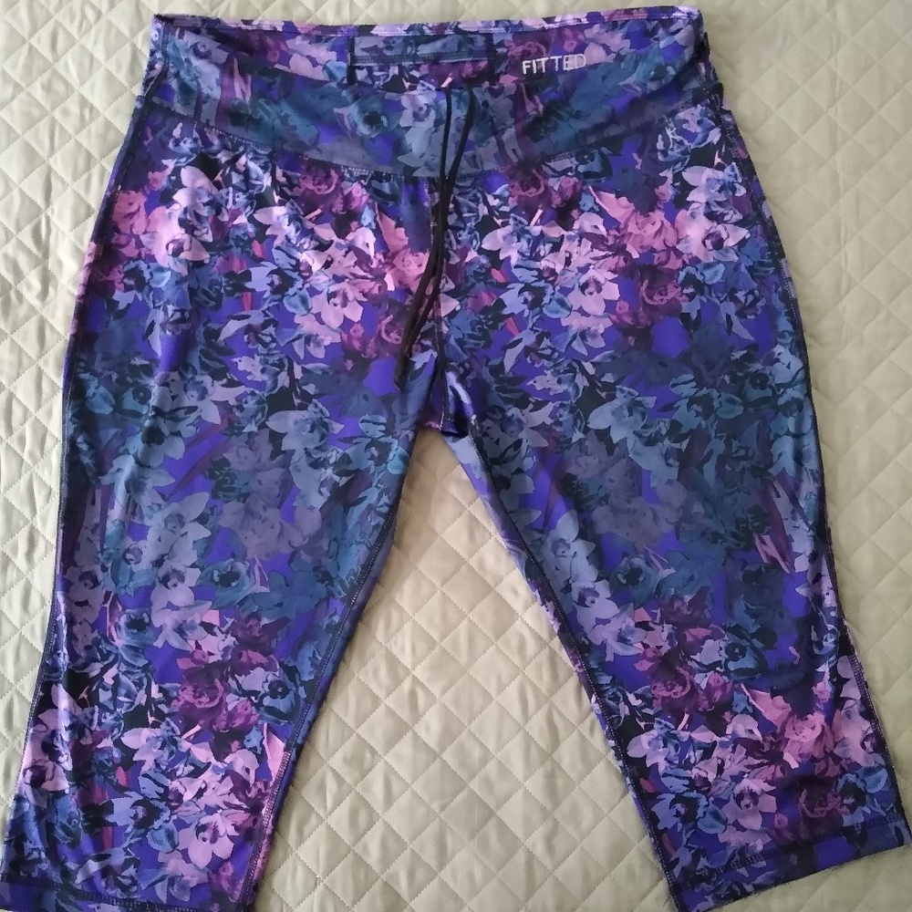 Danksin NOW (DRI MORE) capri legging